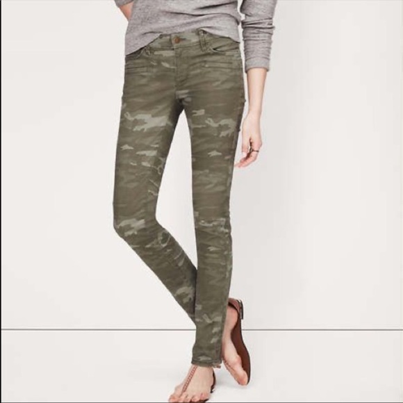 LOFT Pants - LOFT Camo Print Skinny Pants In Marisa Fit
